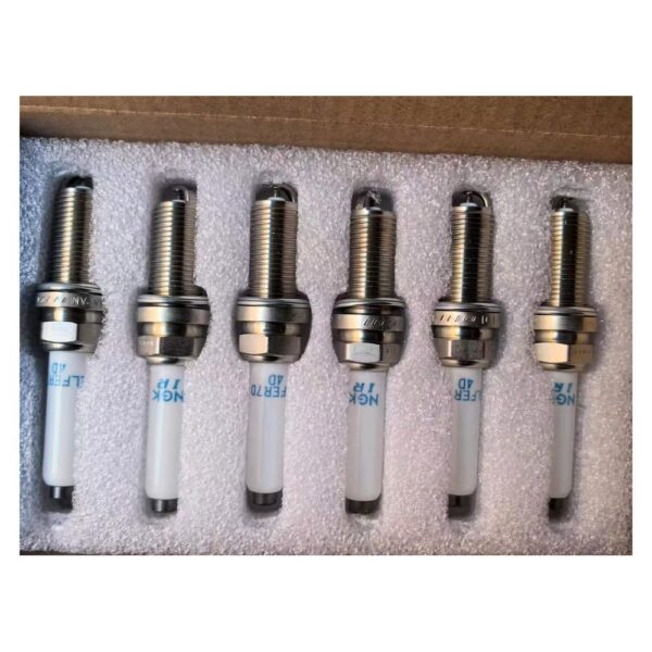 SINOTRUK Spark Plug 202V25923-0005 NGK ILFER7D 4D for MT13 / MC13 Gas Engine
